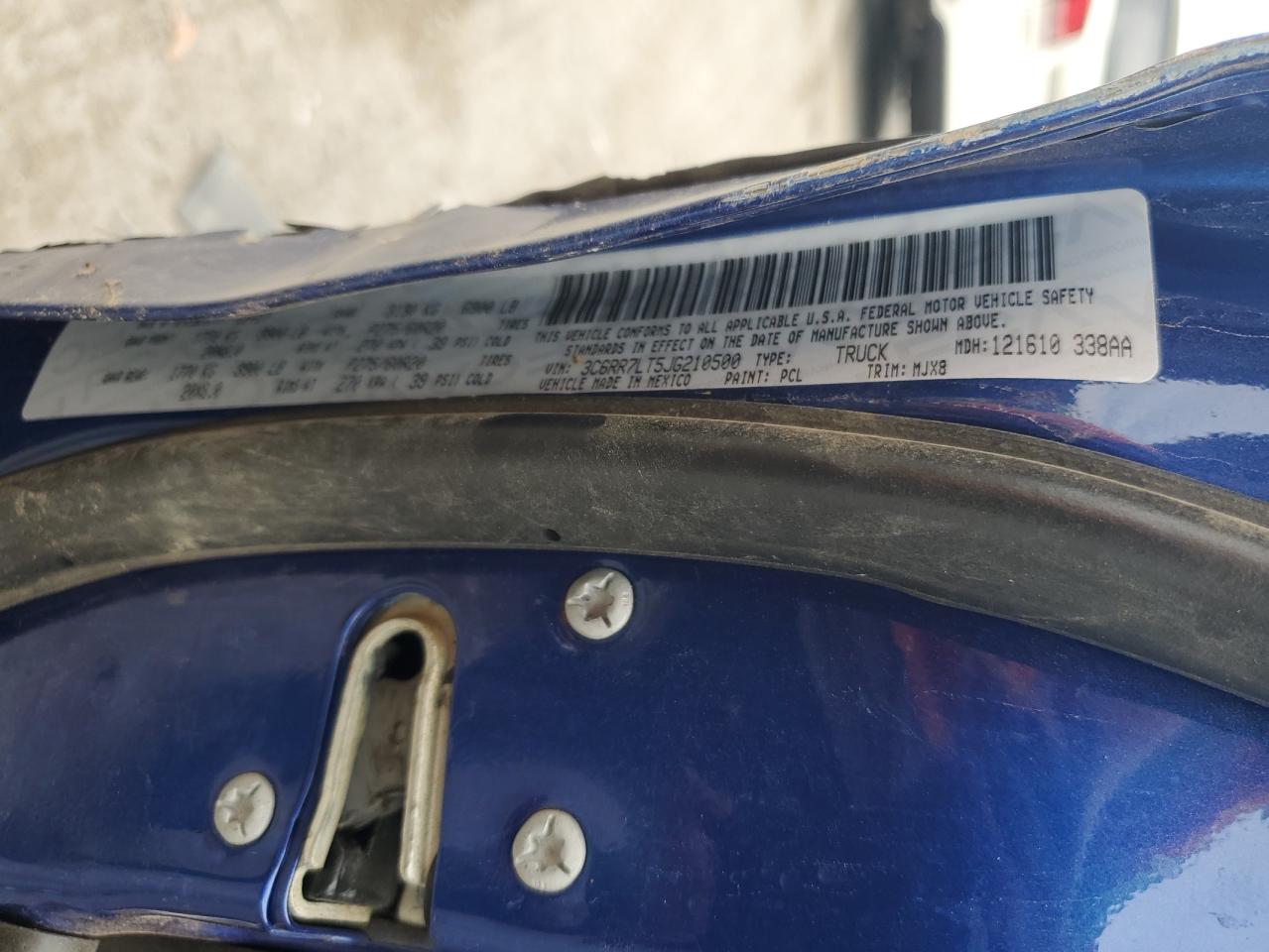 2018 Ram 1500 Slt VIN: 3C6RR7LT5JG210500 Lot: 60393374