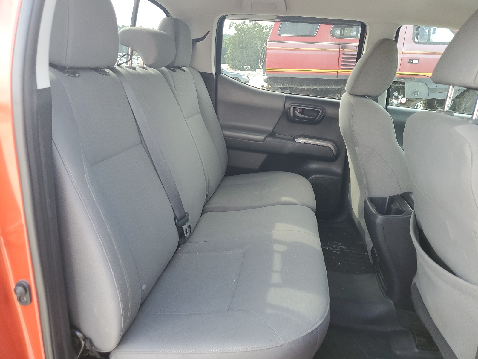 3TMAZ5CNXJM075835 2018 Toyota Tacoma Double Cab