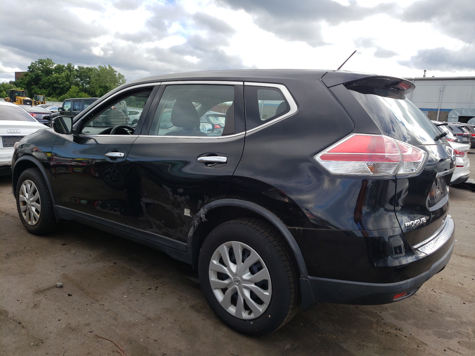 2015 Nissan Rogue S vin: KNMAT2MV0FP523922