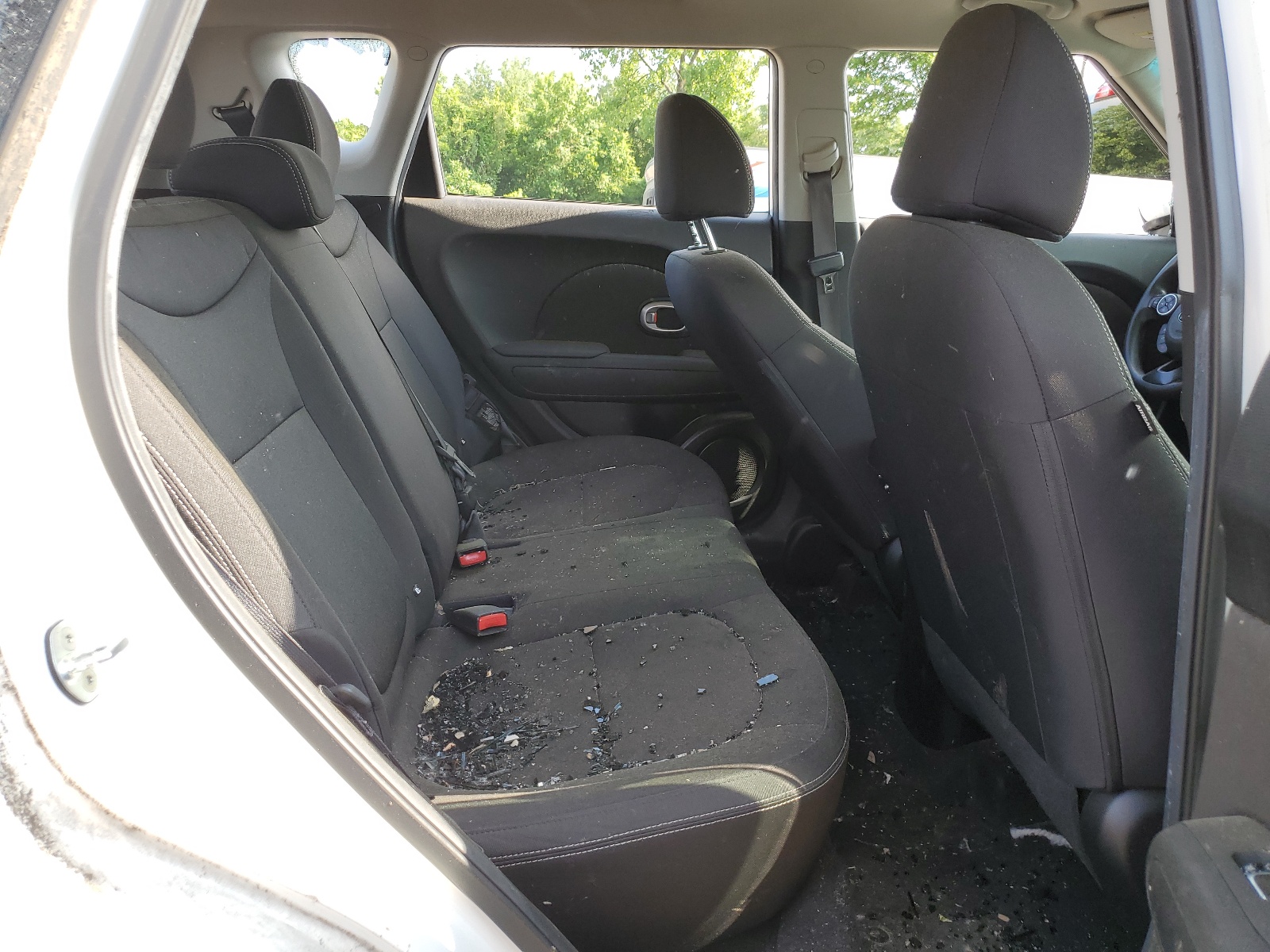 KNDJN2A23J7570214 2018 Kia Soul