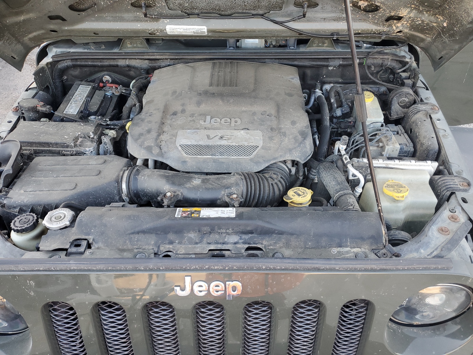 1C4BJWDG5FL582197 2015 Jeep Wrangler Unlimited Sport