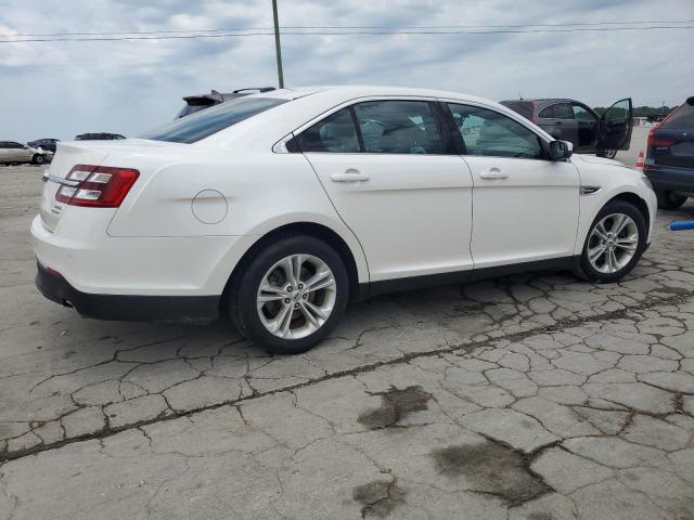  FORD TAURUS 2015 Белый