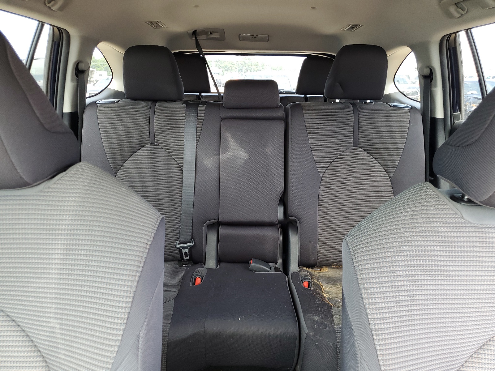 5TDCZRAH0NS134555 2022 Toyota Highlander L