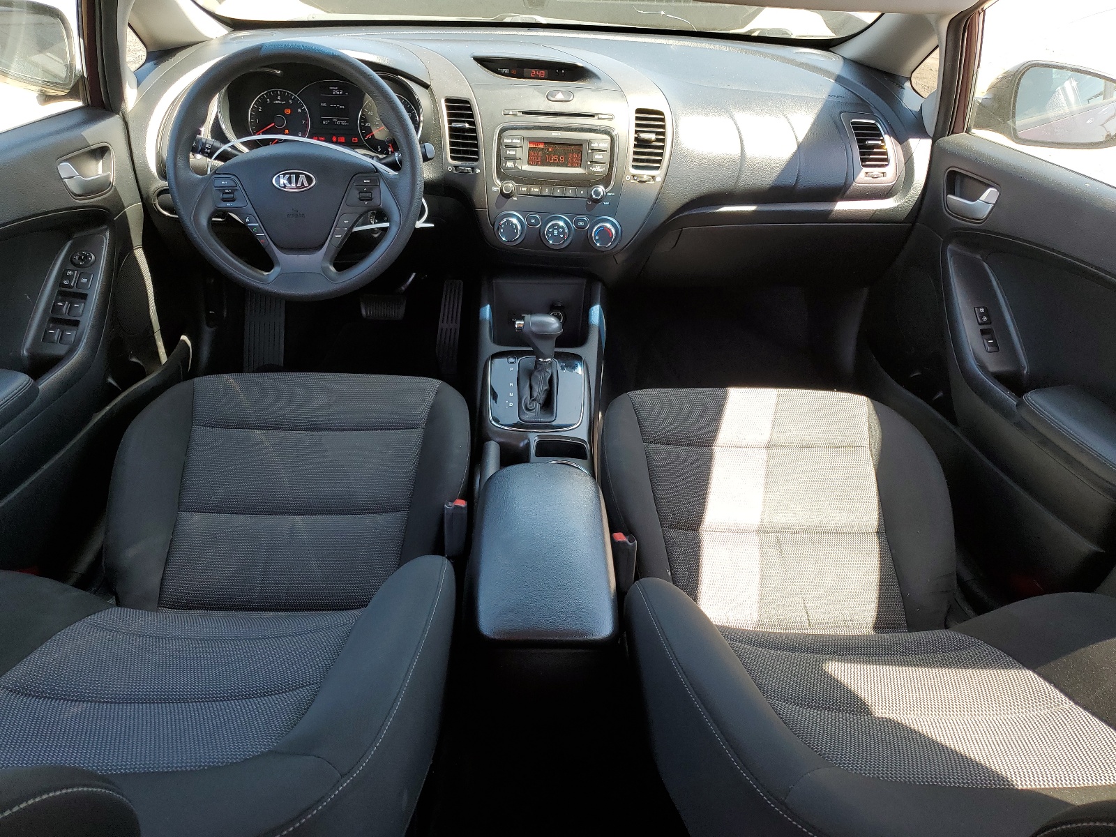 3KPFK4A73HE010581 2017 Kia Forte Lx