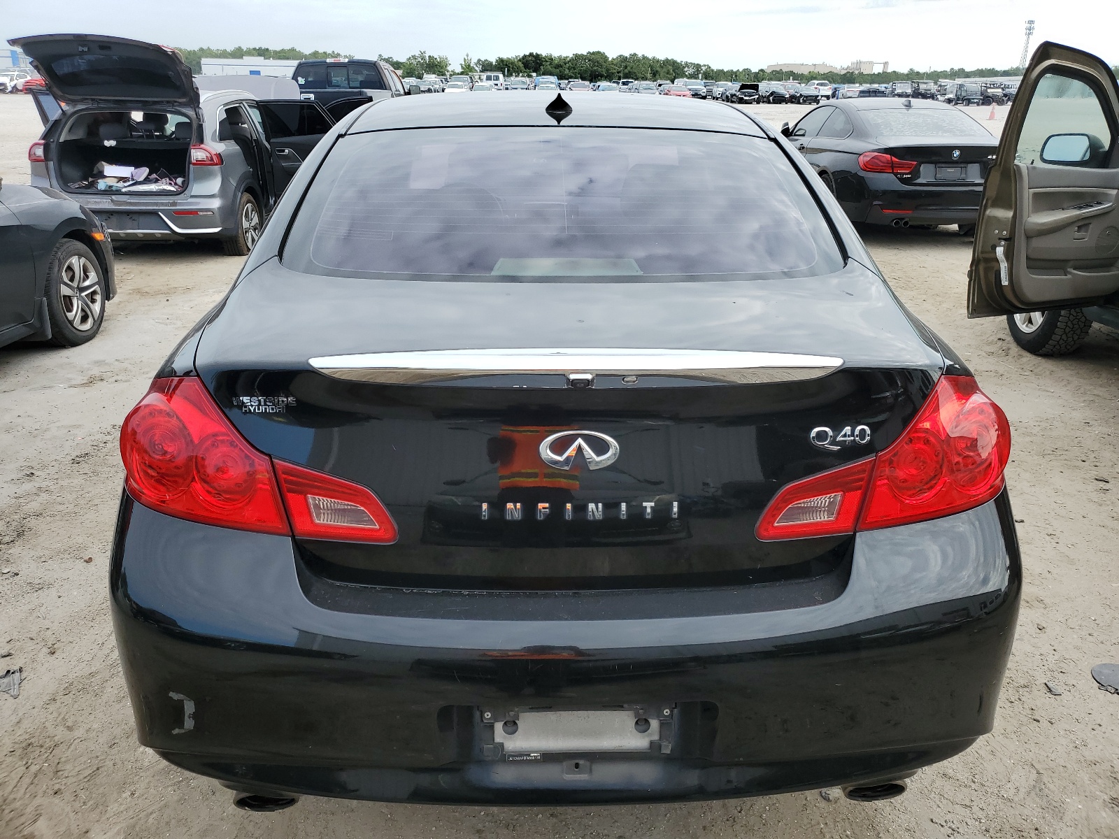 JN1CV6AP0FM580139 2015 Infiniti Q40