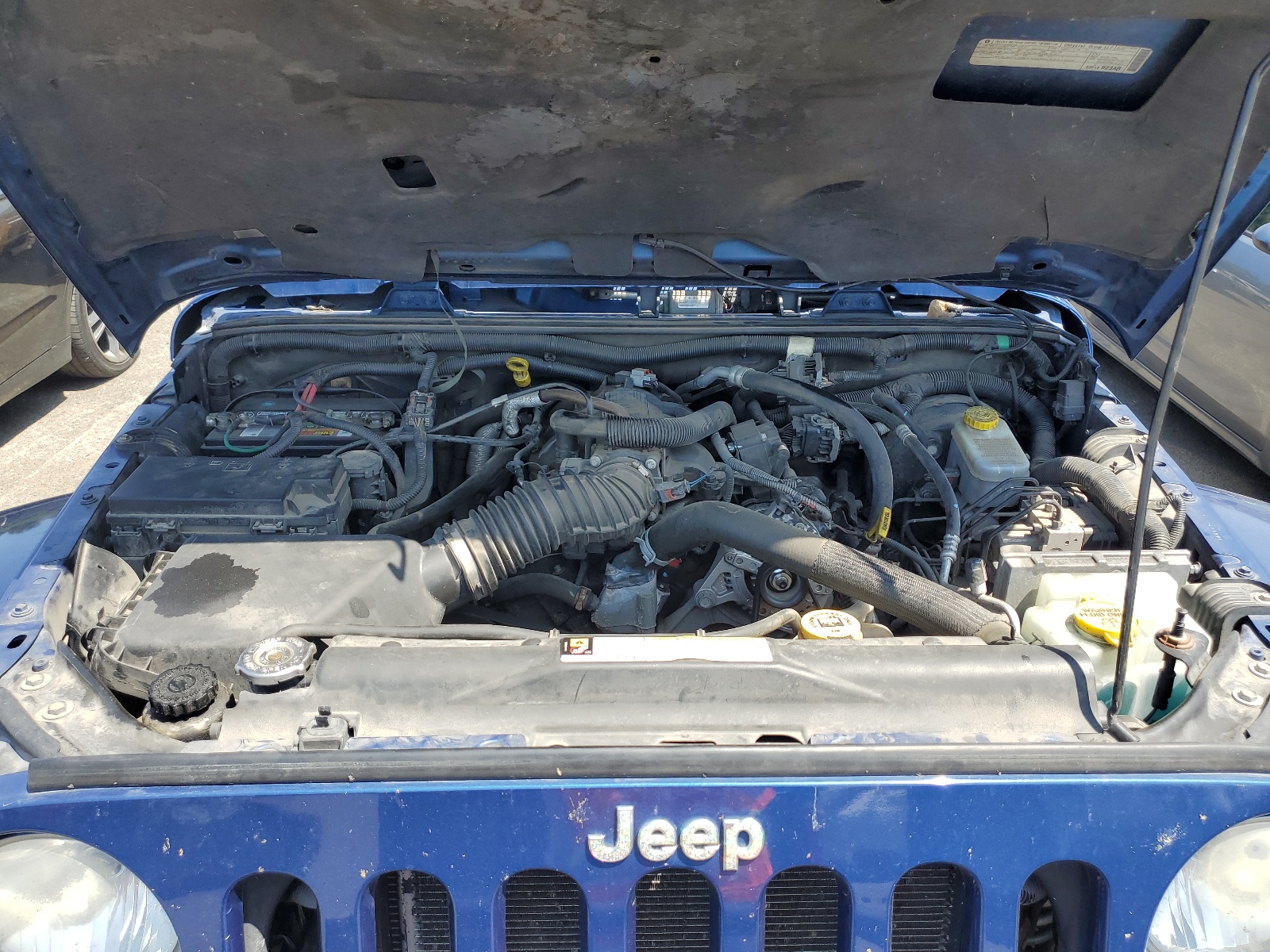 1J8FA541X9L788376 2009 Jeep Wrangler Sahara