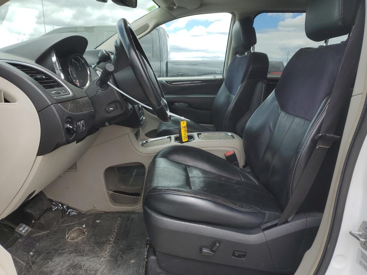 2015 Chrysler Town & Country Limited Platinum VIN: 2C4RC1GG3FR535121 Lot: 60596134