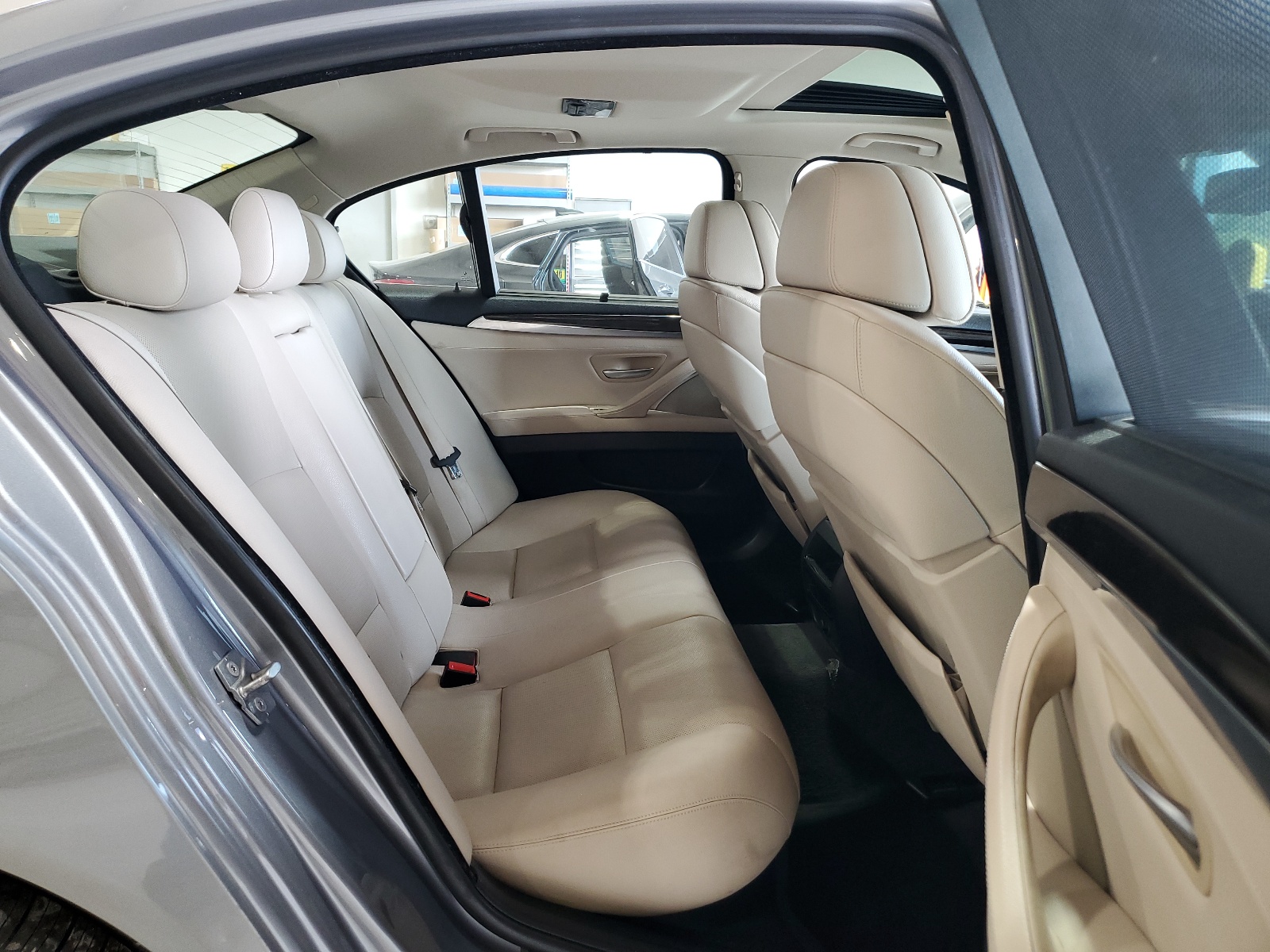 WBAFU9C53BC784229 2011 BMW 550 Xi