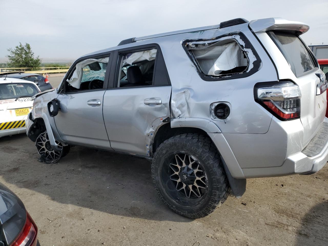 VIN JTEBU5JR7G5399313 2016 TOYOTA 4RUNNER no.2