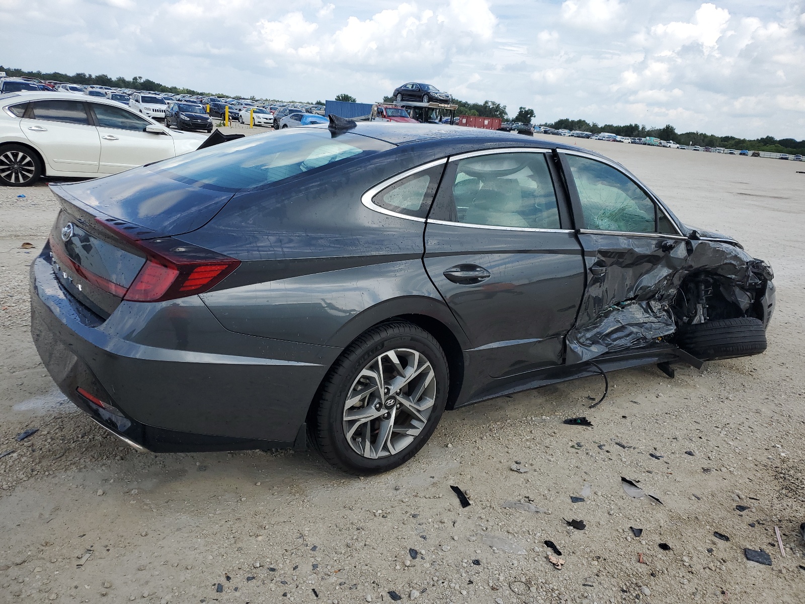 2022 Hyundai Sonata Sel vin: KMHL64JA5NA233170