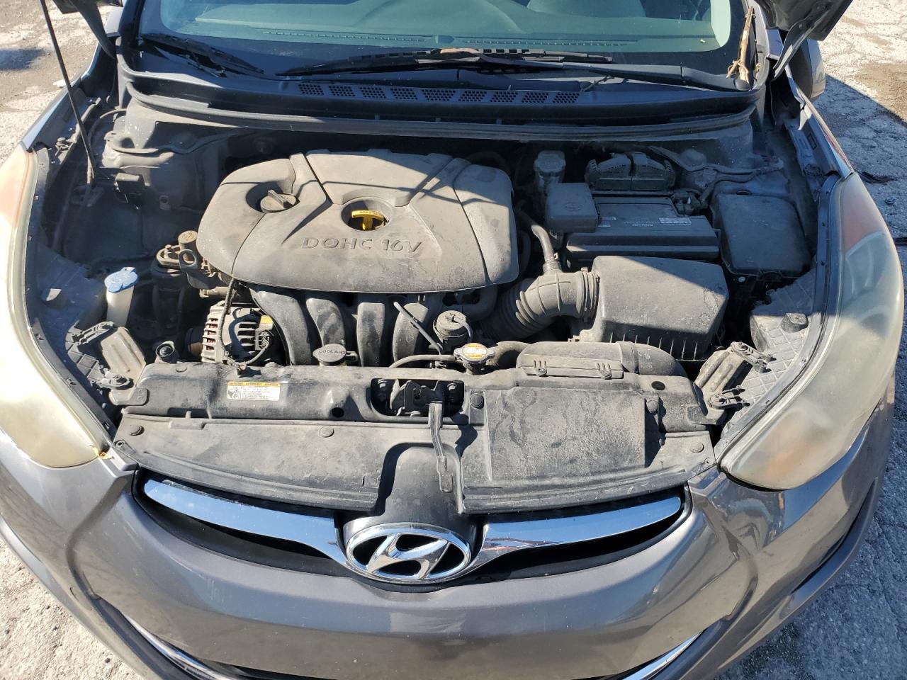 2011 Hyundai Elantra - Image 11