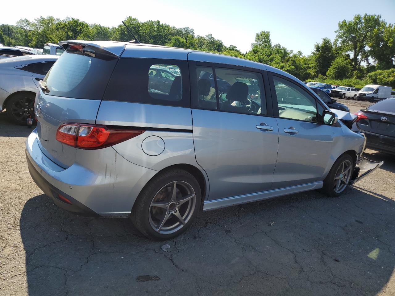 2013 Mazda 5 - Image 3