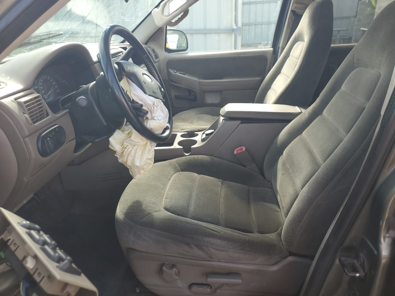 1FMZU63E92UA14251 2002 Ford Explorer Xlt