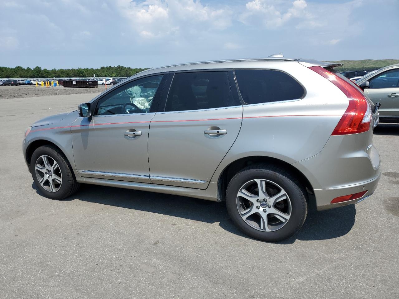 YV4902RD5F2582969 2015 VOLVO XC60 - Image 2