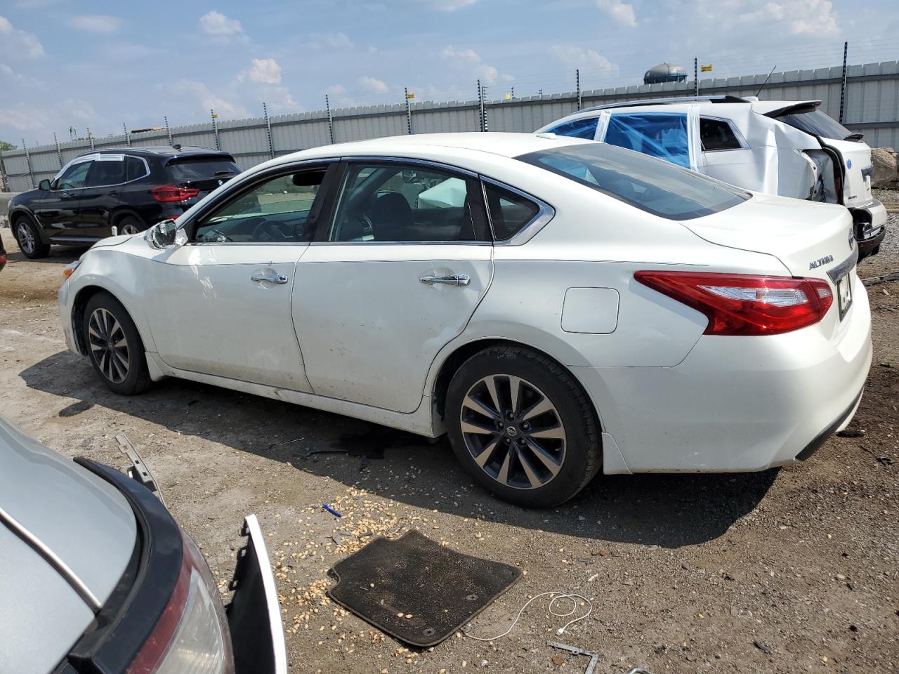 1N4AL3AP7HC184782 2017 NISSAN ALTIMA - Image 2