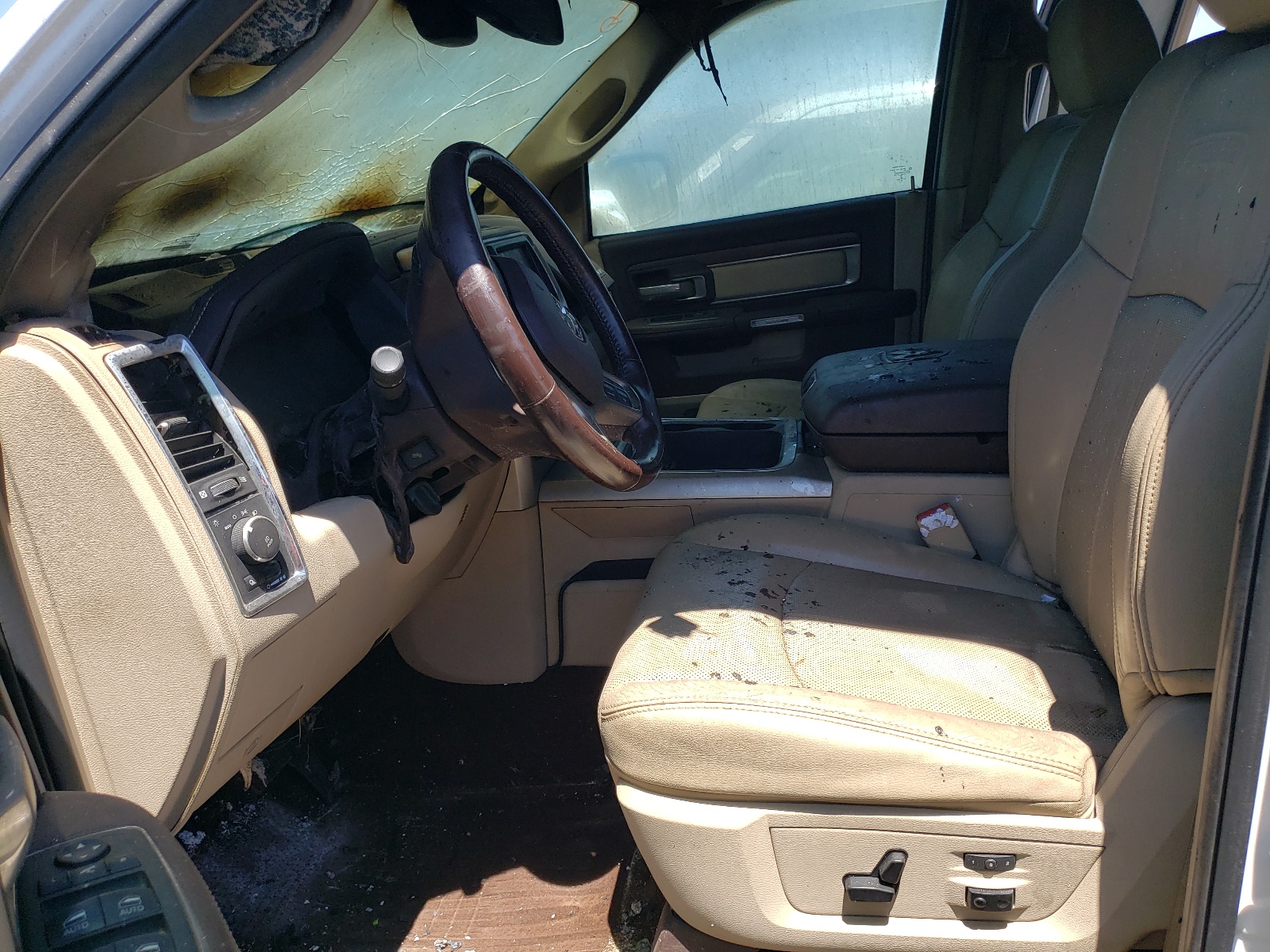 1C6RR7NM2JS356884 2018 Ram 1500 Laramie