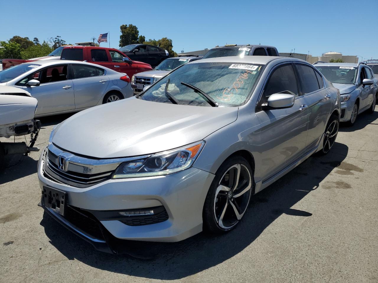 1HGCR2F56HA102718 2017 HONDA ACCORD - Image 1