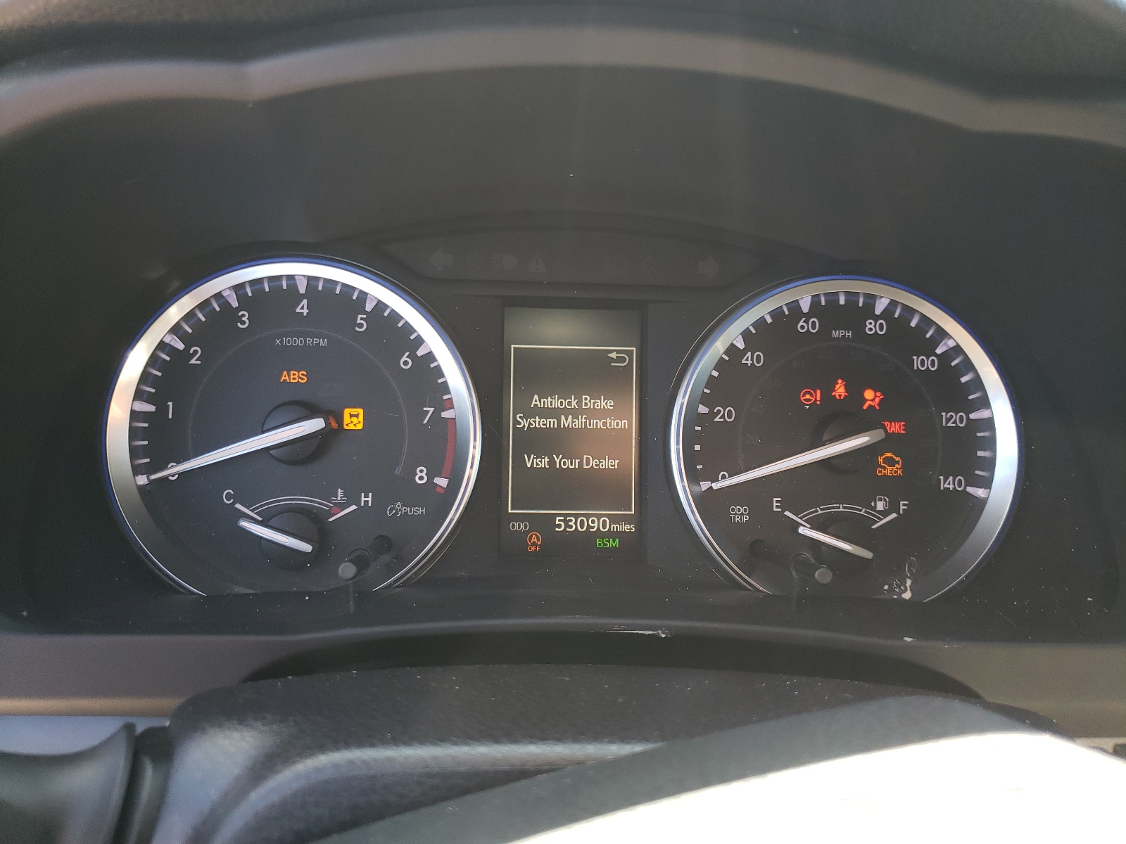 5TDKZRFH8HS520228 2017 Toyota Highlander Se