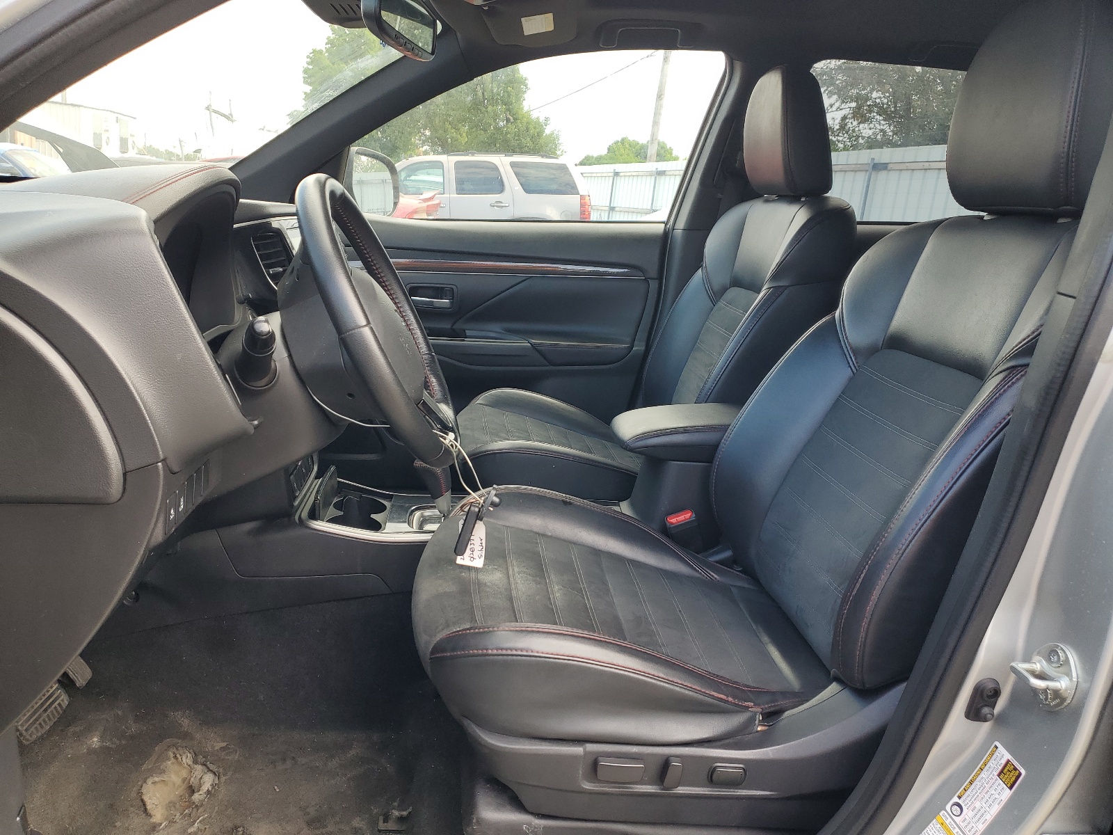 JA4AZ3A30LZ028377 2020 Mitsubishi Outlander Se