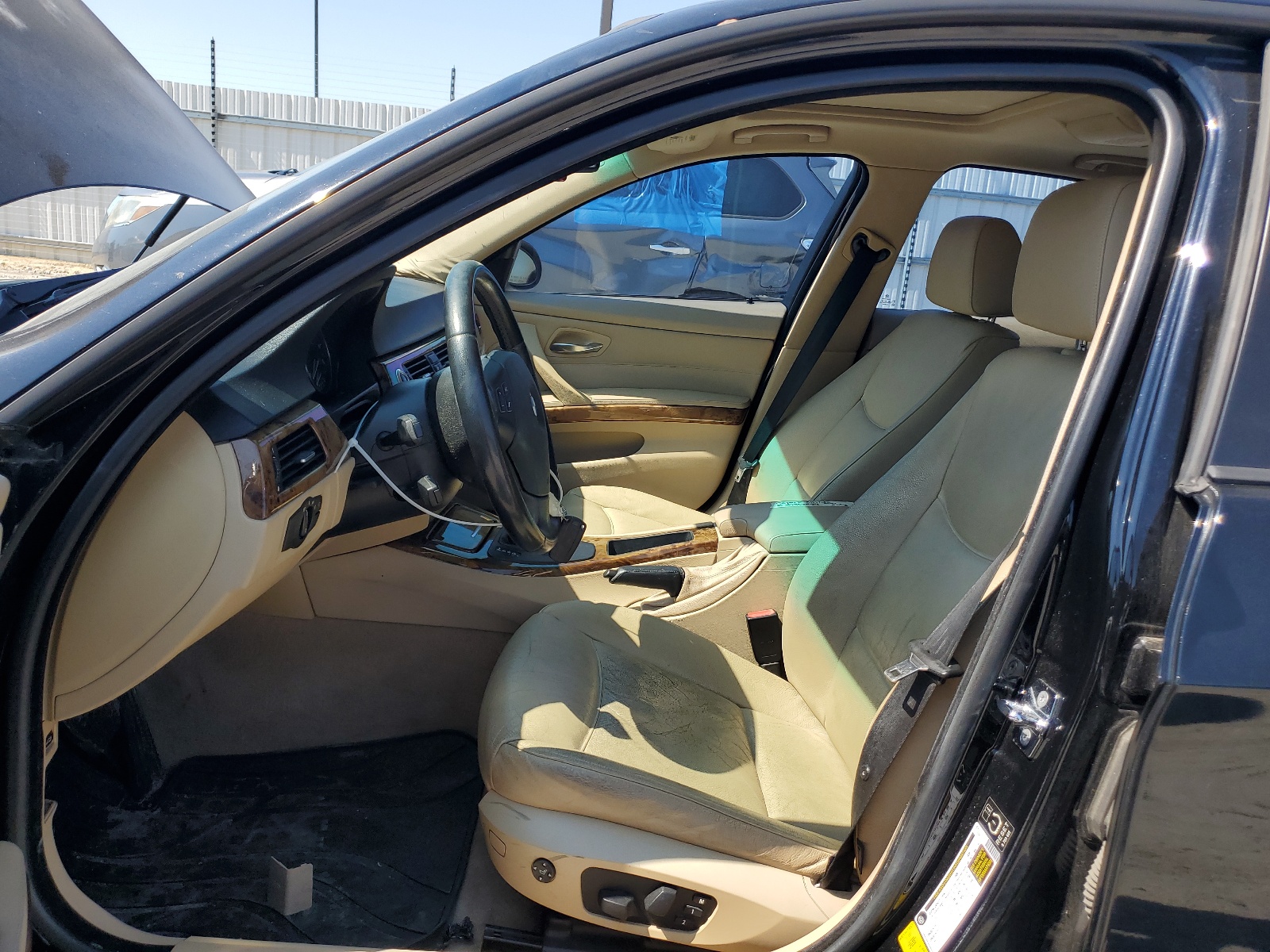 WBAVB13556KX50159 2006 BMW 325 I