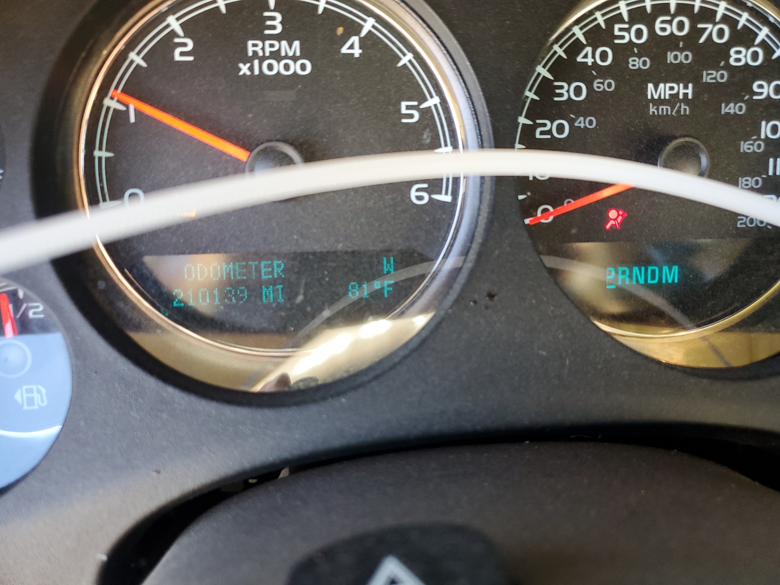 1GNSKBE0XBR374063 2011 Chevrolet Tahoe K1500 Lt