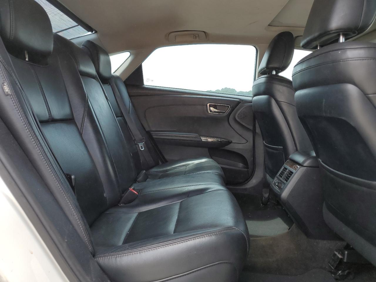 2013 Toyota Avalon - Image 10