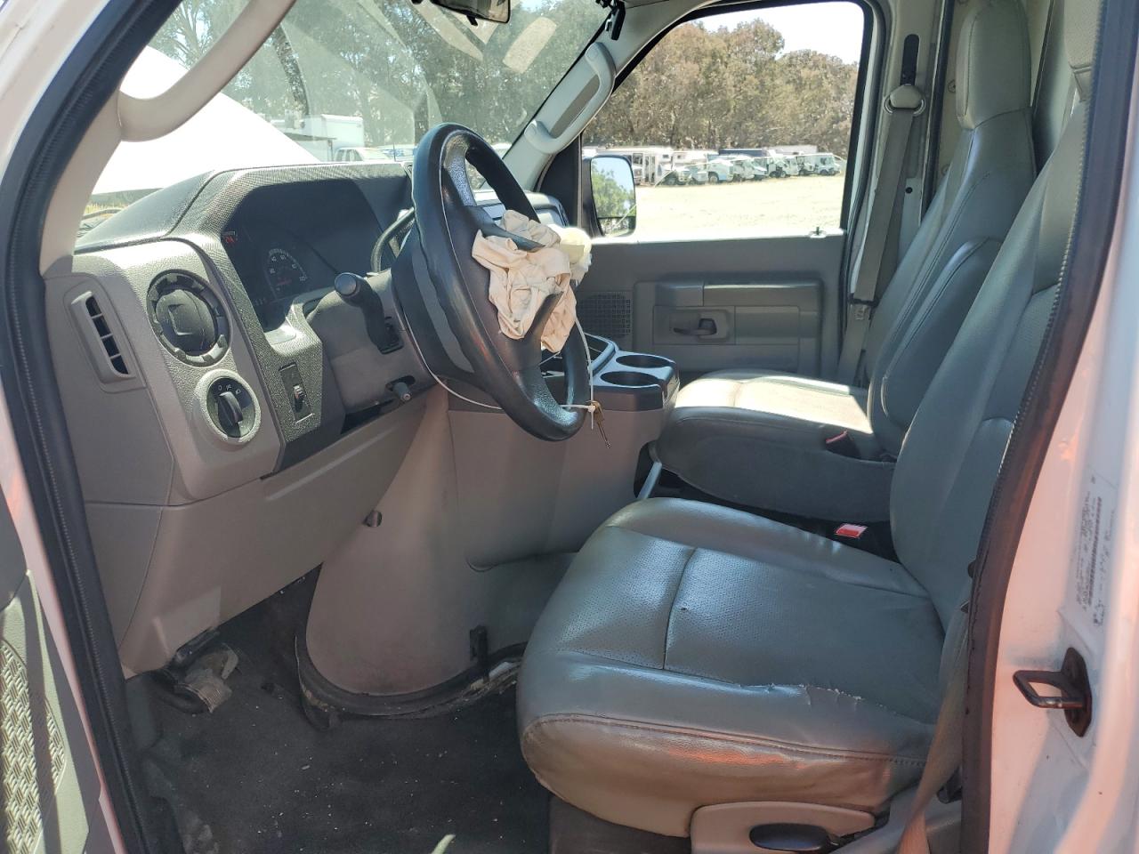 2009 Ford Econoline E350 Super Duty Cutaway Van VIN: 1FDSE35L09DA57847 Lot: 57533504