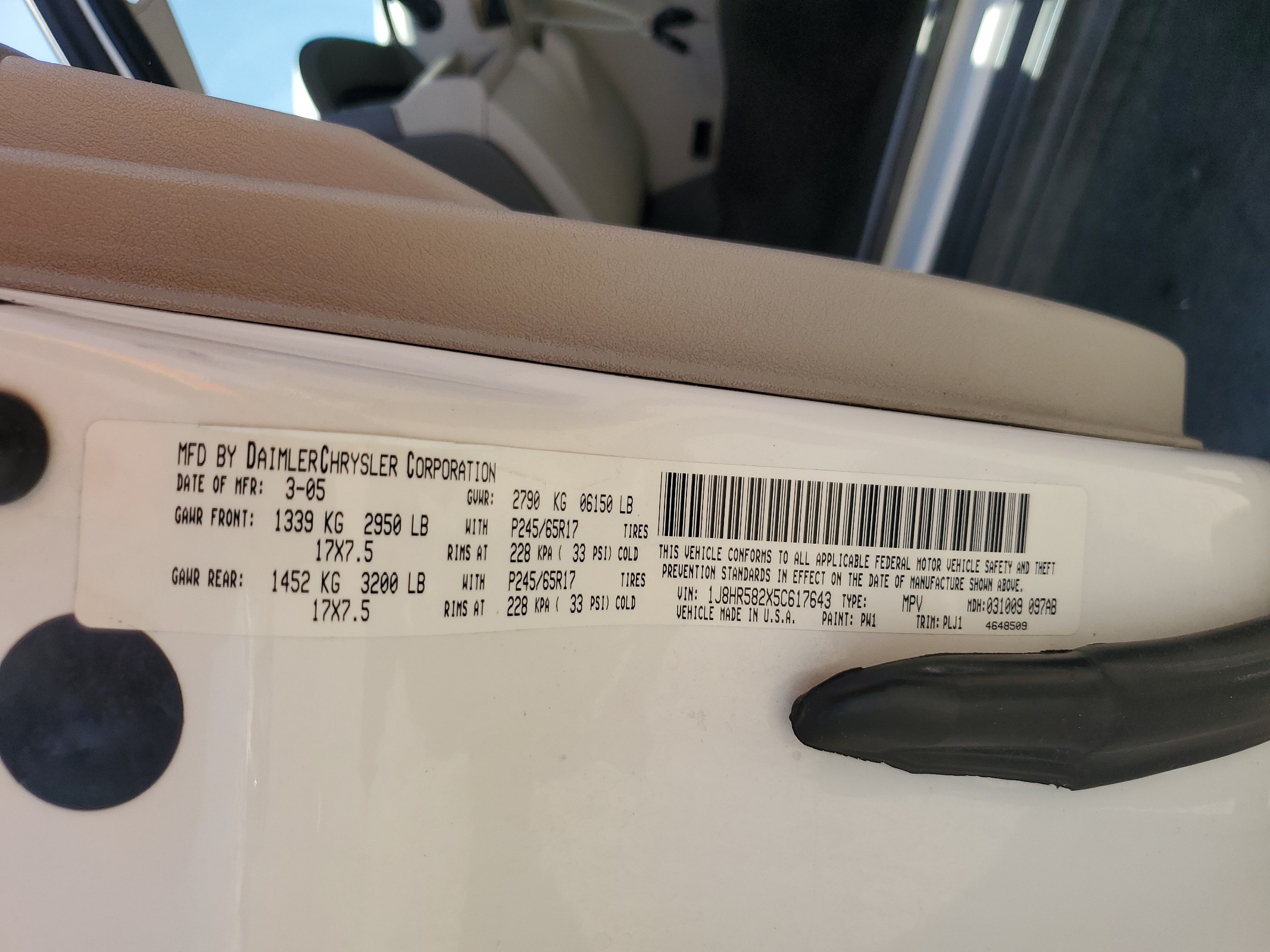 1J8HR582X5C617643 2005 Jeep Grand Cherokee Limited