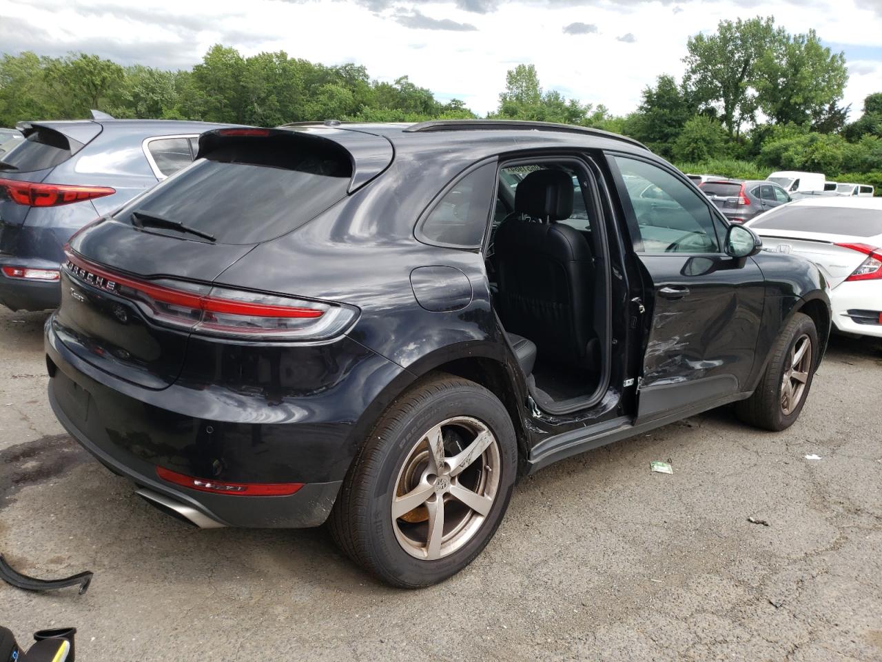 2021 Porsche Macan VIN: WP1AA2A55MLB01061 Lot: 59651984