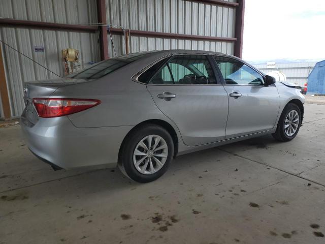 Седани TOYOTA CAMRY 2017 Сріблястий