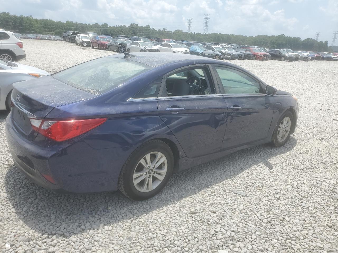 2014 Hyundai Sonata - Image 3