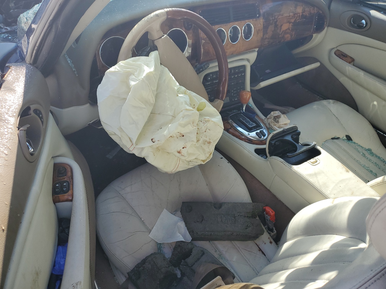 SAJDA42C252A43574 2005 Jaguar Xk8