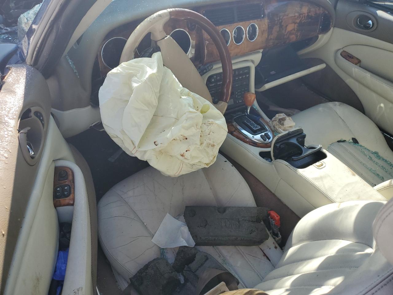 2005 Jaguar Xk8 VIN: SAJDA42C252A43574 Lot: 58060984