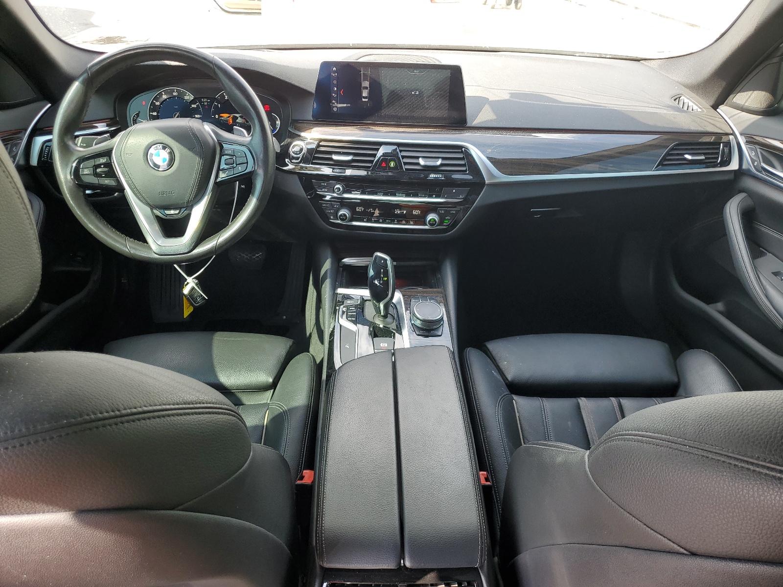 WBAJA7C53KWW06083 2019 BMW 530 Xi