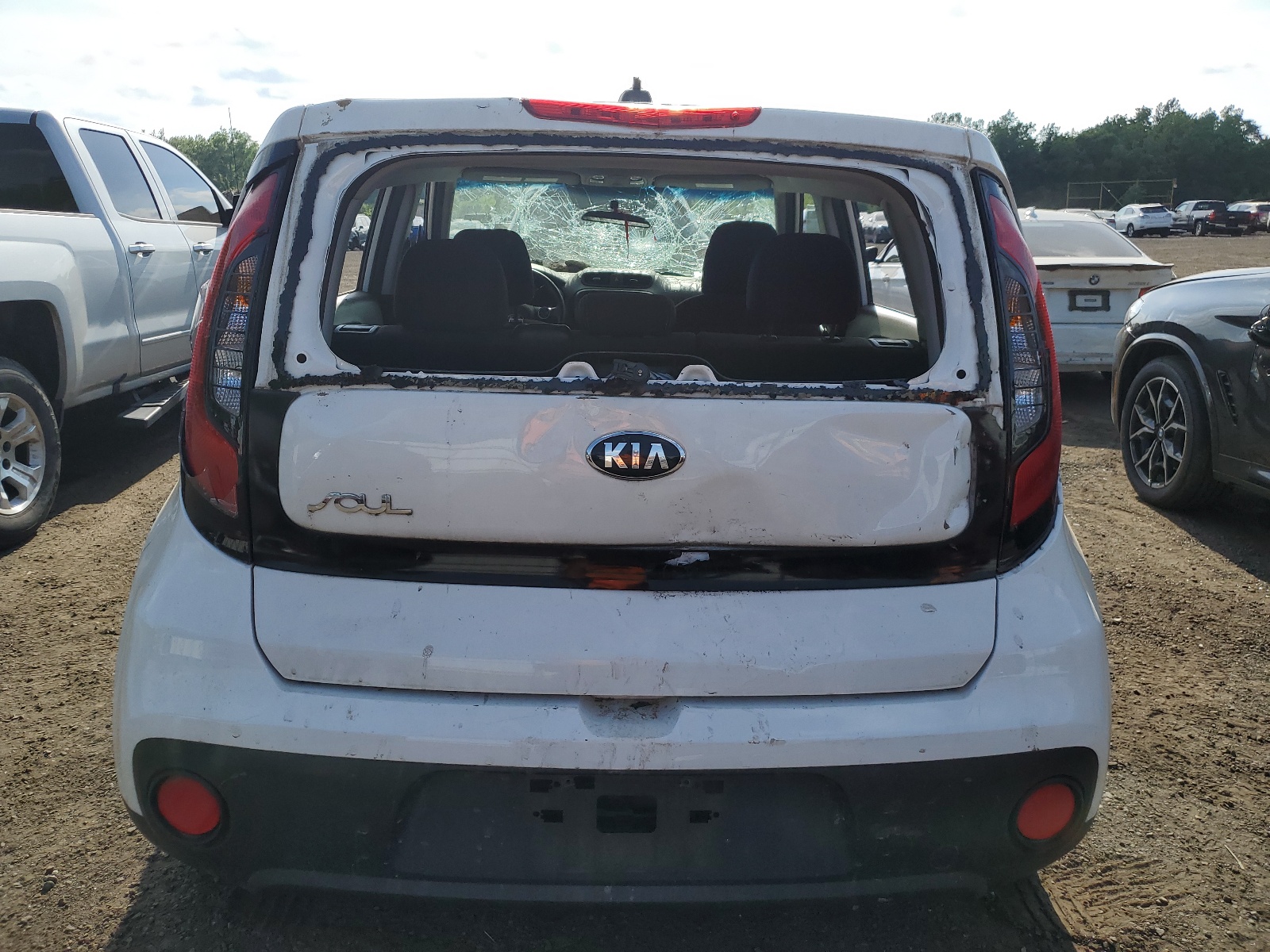 KNDJN2A23J7570214 2018 Kia Soul