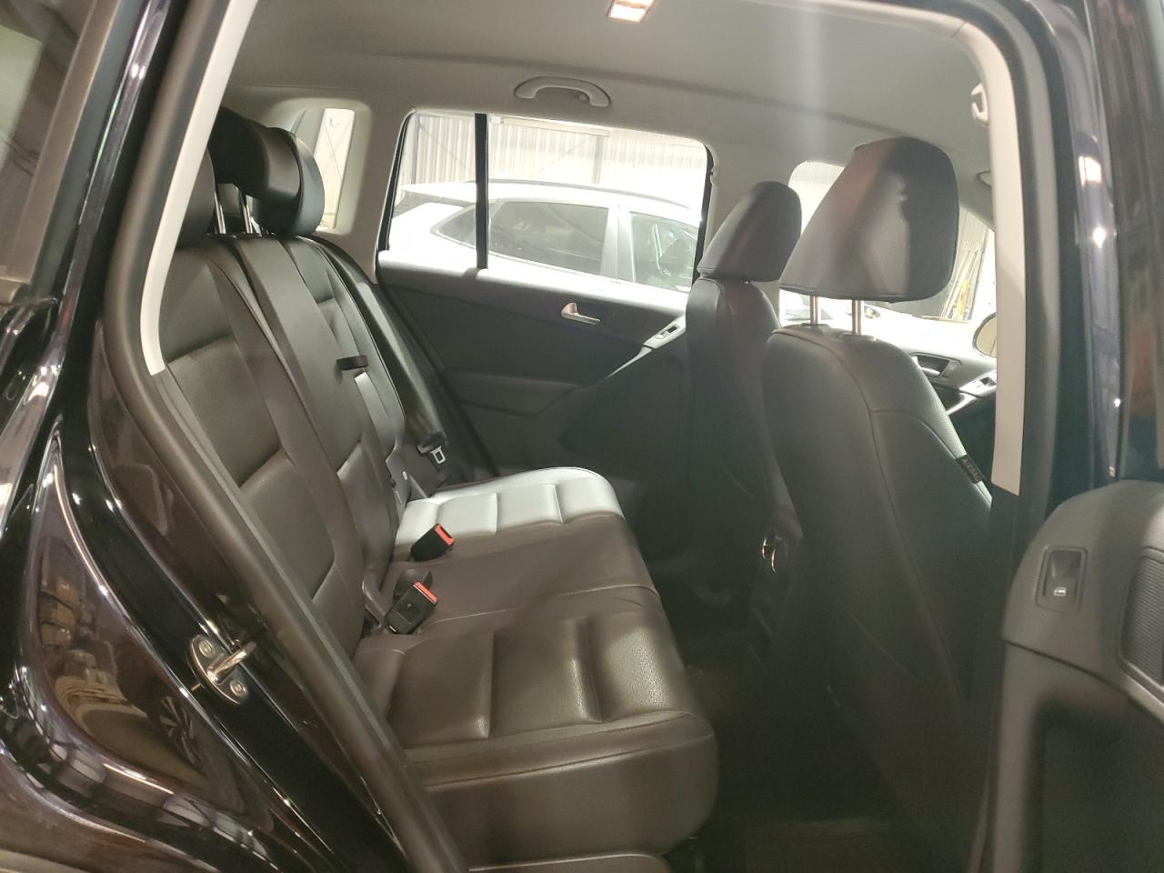 2017 Volkswagen Tiguan S VIN: WVGAV7AX9HK001637 Lot: 57260224