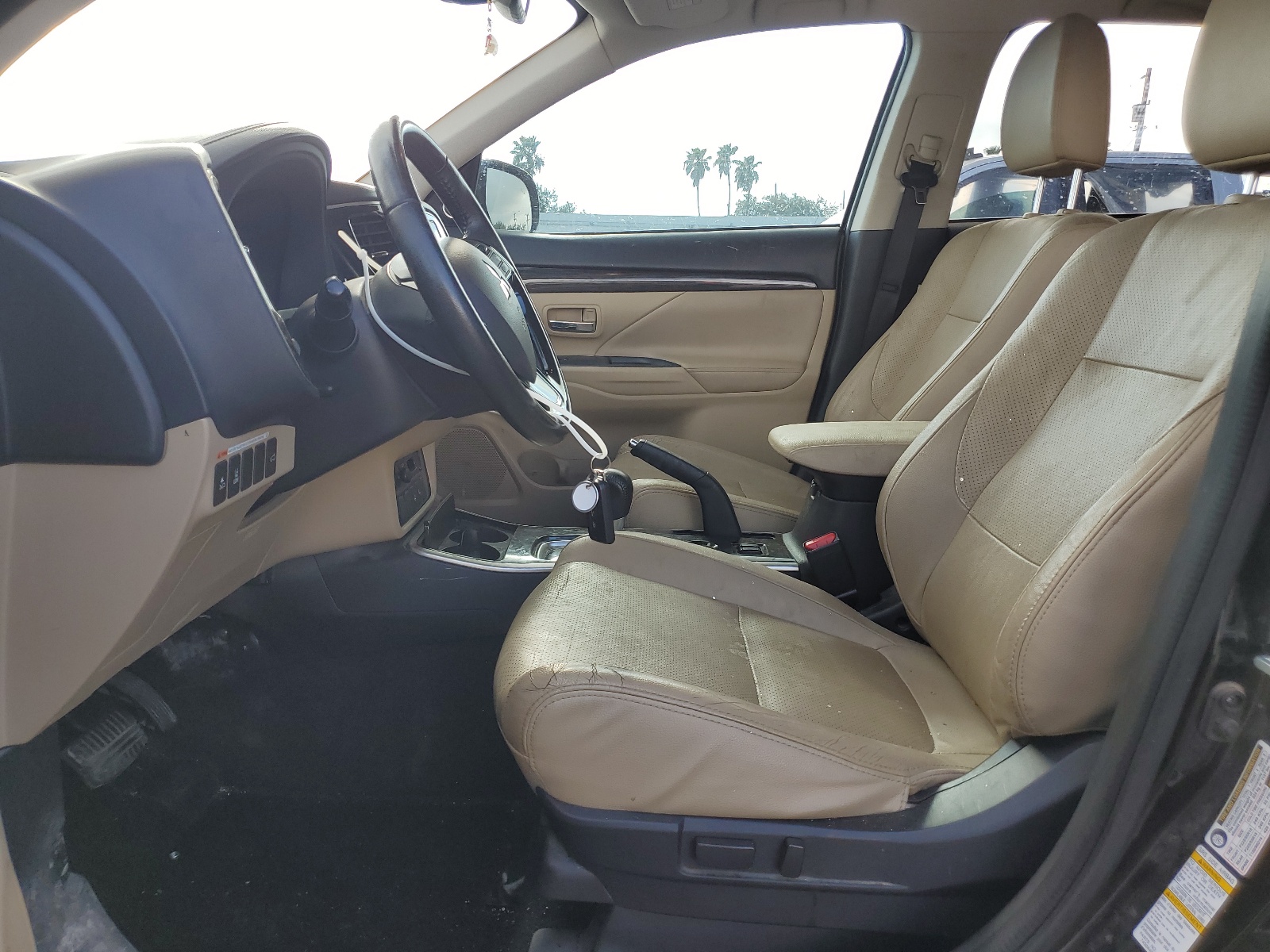 JA4AD3A31HZ062463 2017 Mitsubishi Outlander Se