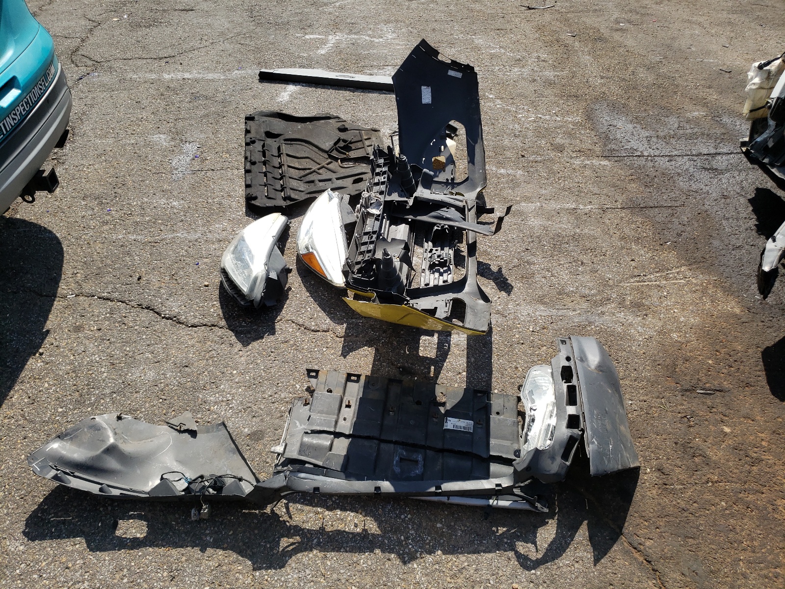 1FMCU9J97FUA04921 2015 Ford Escape Titanium