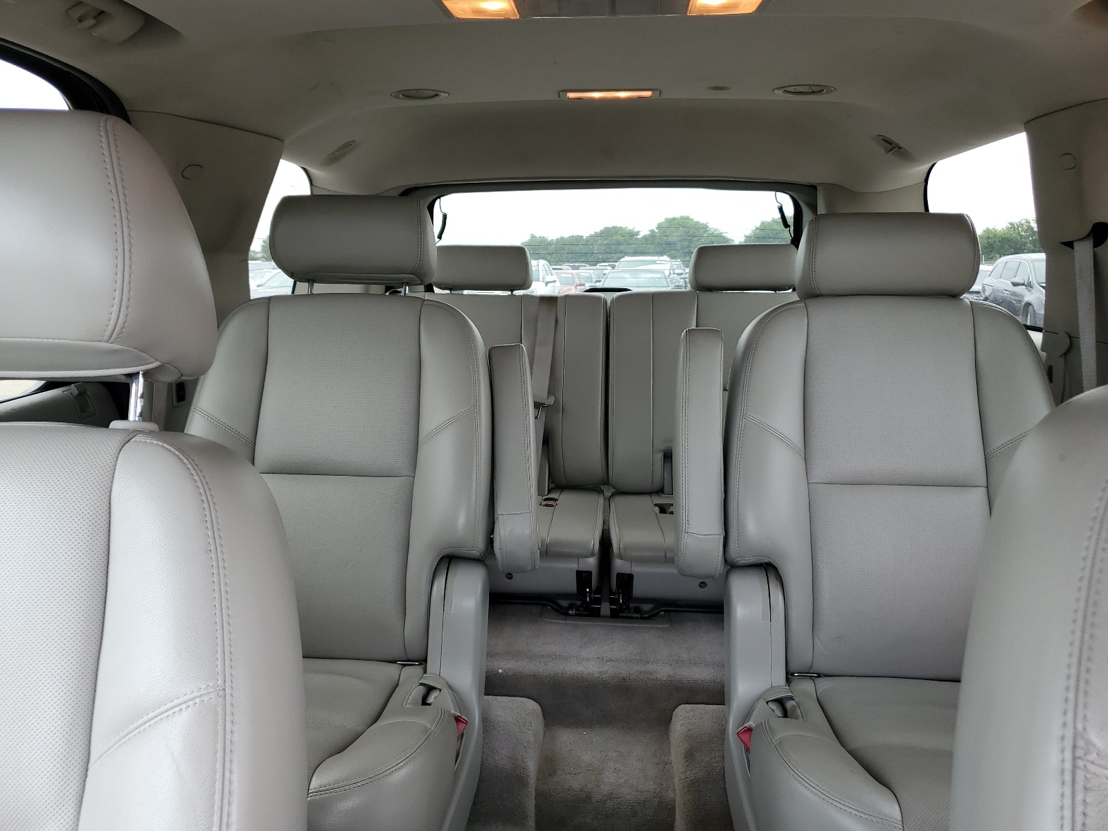 1GNUKCE07AR242830 2010 Chevrolet Tahoe K1500 Ltz