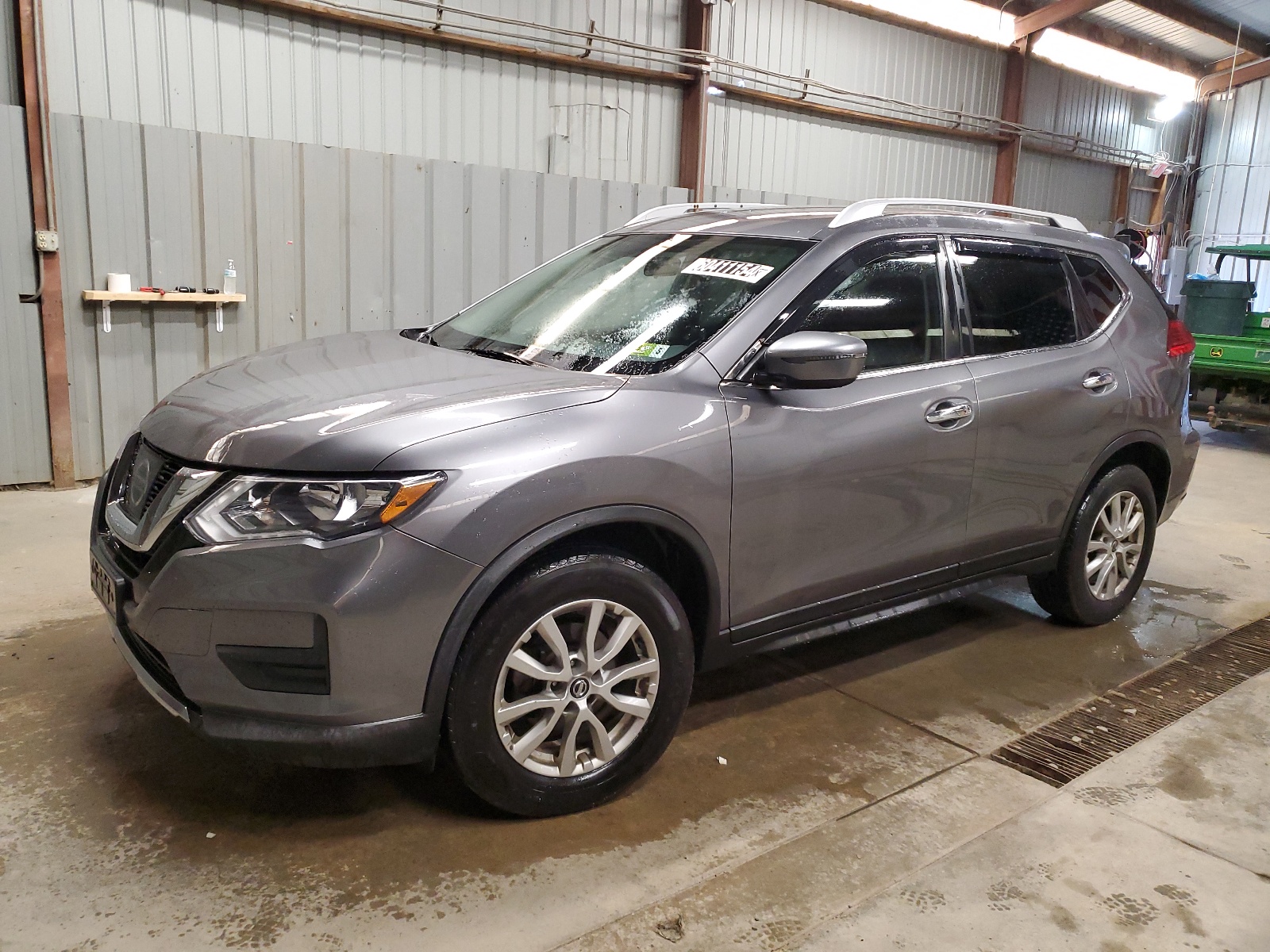 2017 Nissan Rogue S vin: KNMAT2MV3HP577105