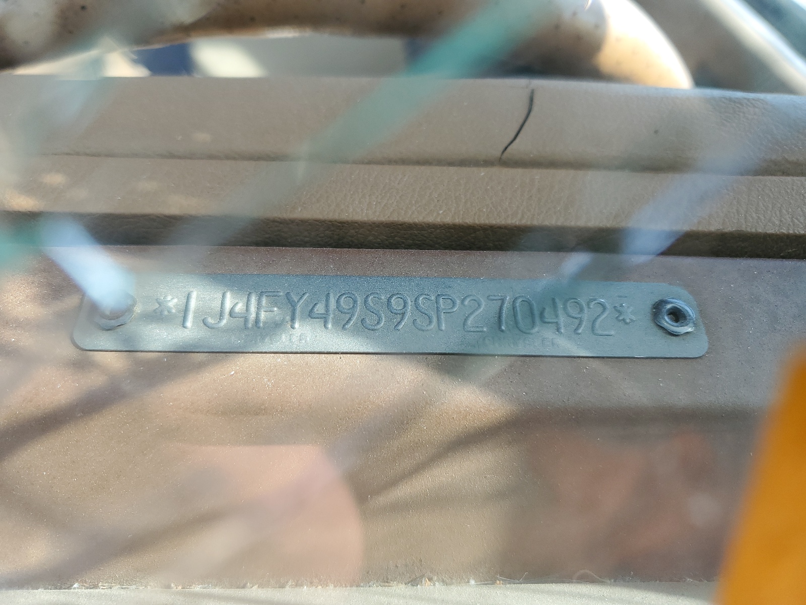 1J4FY49S9SP270492 1995 Jeep Wrangler / Yj Sahara