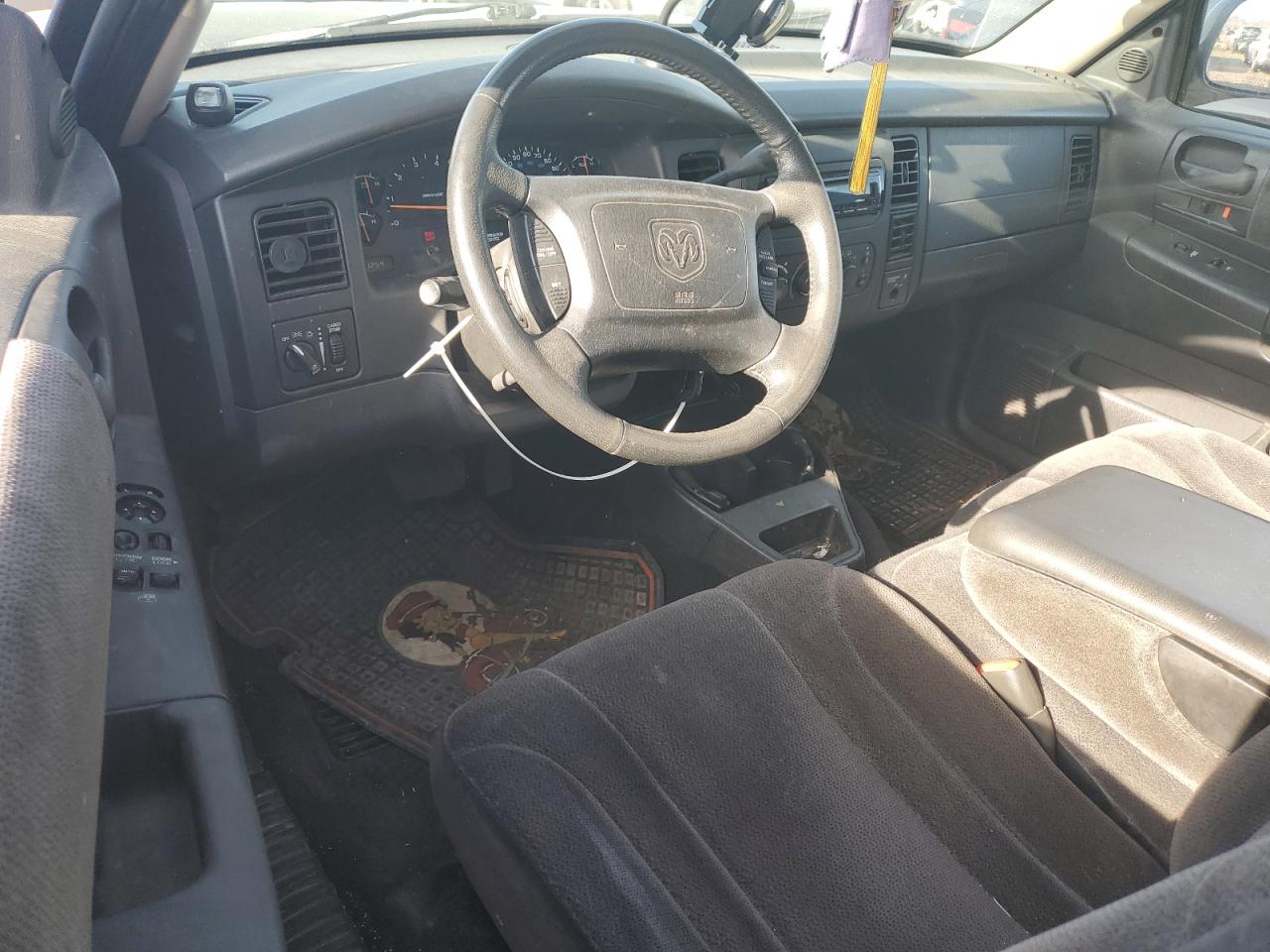 2002 Dodge Dakota - Image 8
