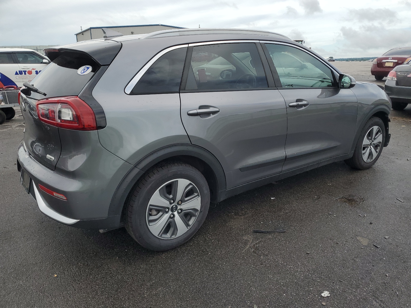 KNDCC3LC6H5096050 2017 Kia Niro Ex