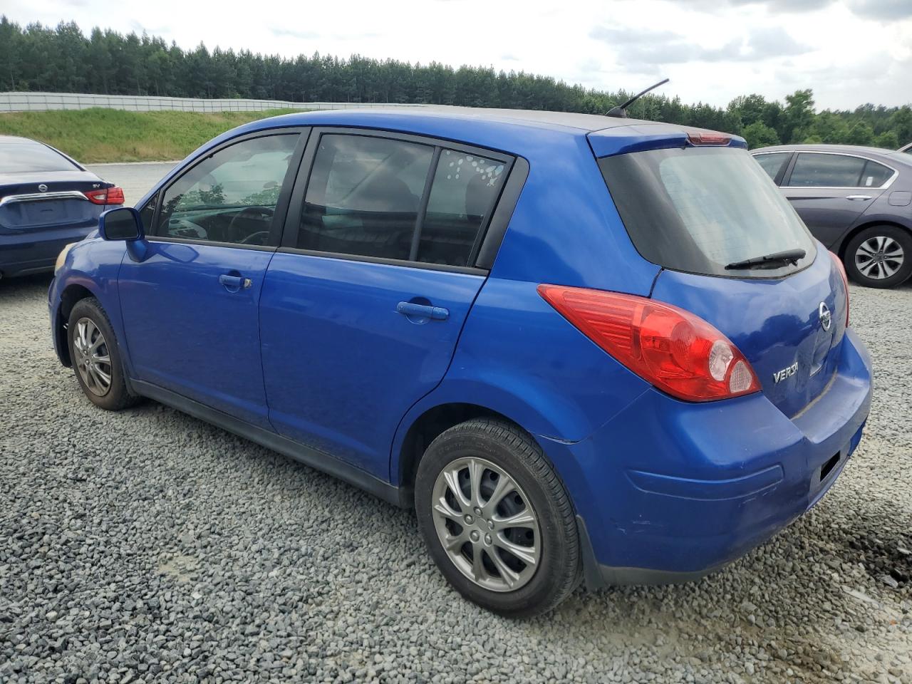 2009 Nissan Versa - Image 2