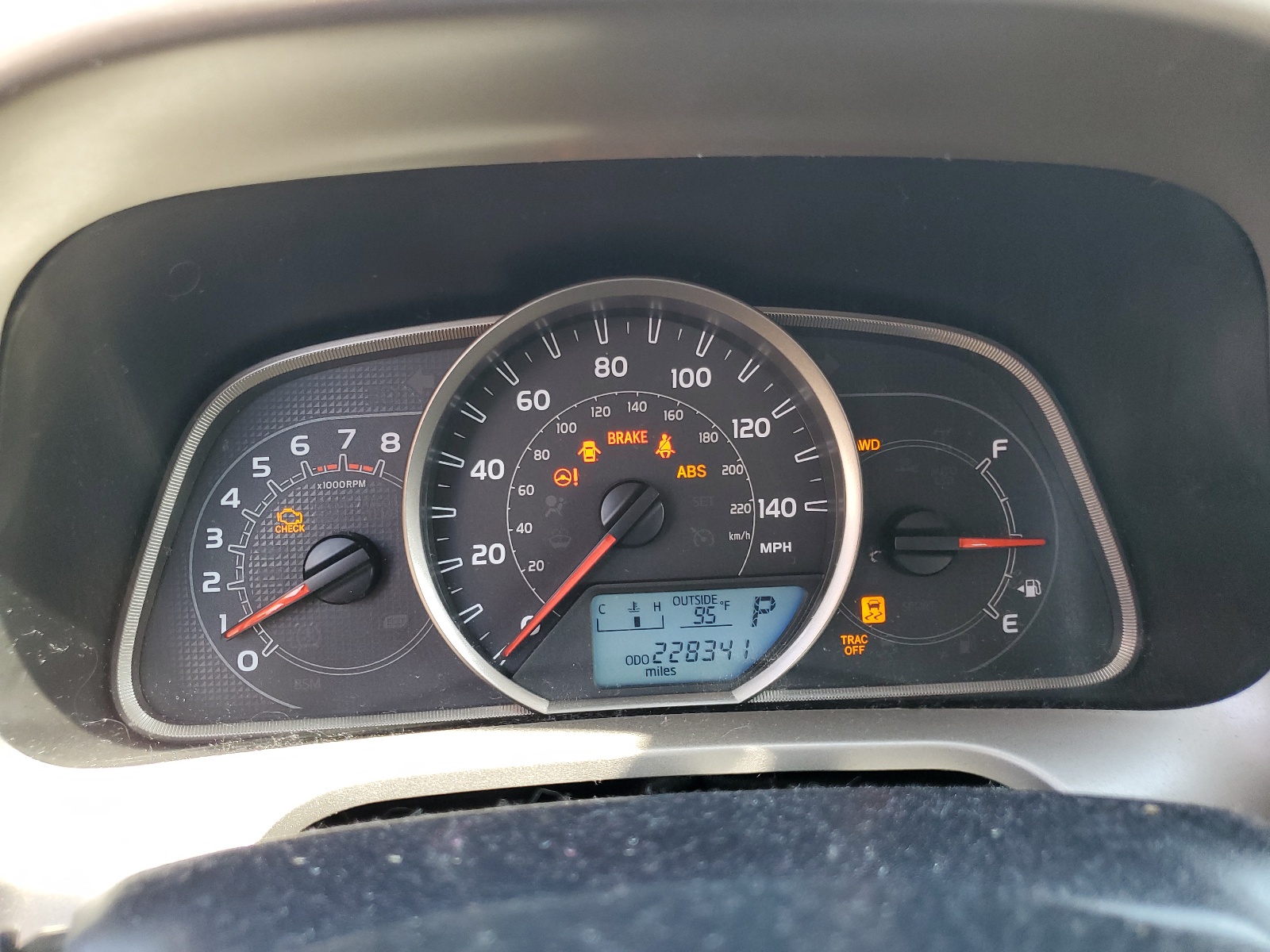 2T3RFREV1FW300892 2015 Toyota Rav4 Xle