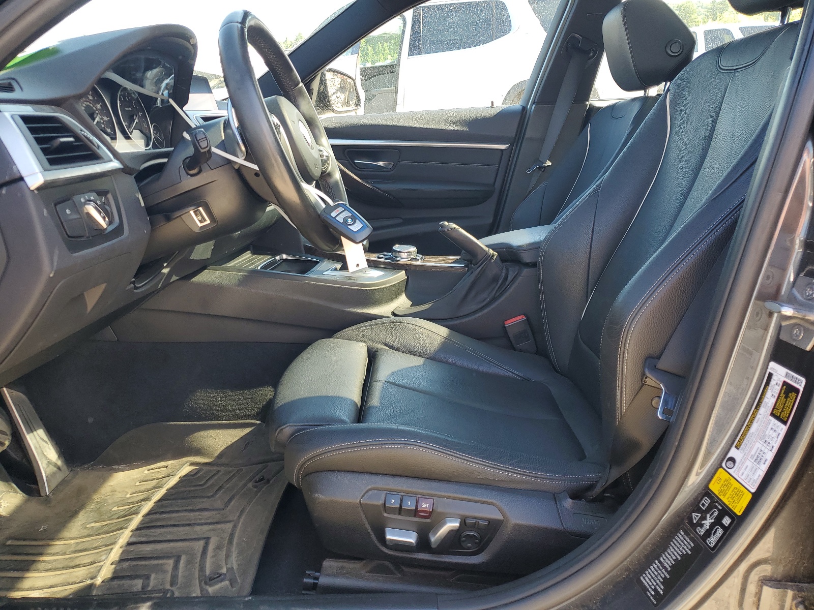 WBA8K3C58HK678675 2017 BMW 330 Xi