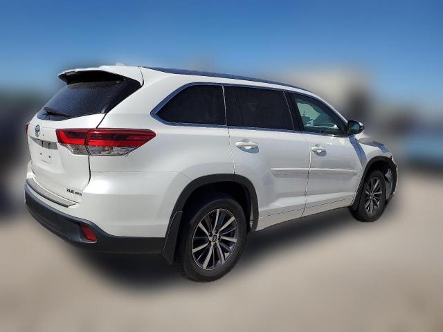  TOYOTA HIGHLANDER 2018 Белый