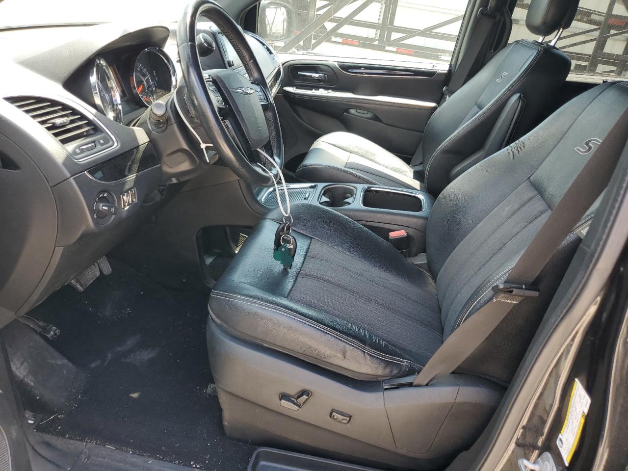 2014 Chrysler Town & Country S VIN: 2C4RC1HG3ER339077 Lot: 59653954