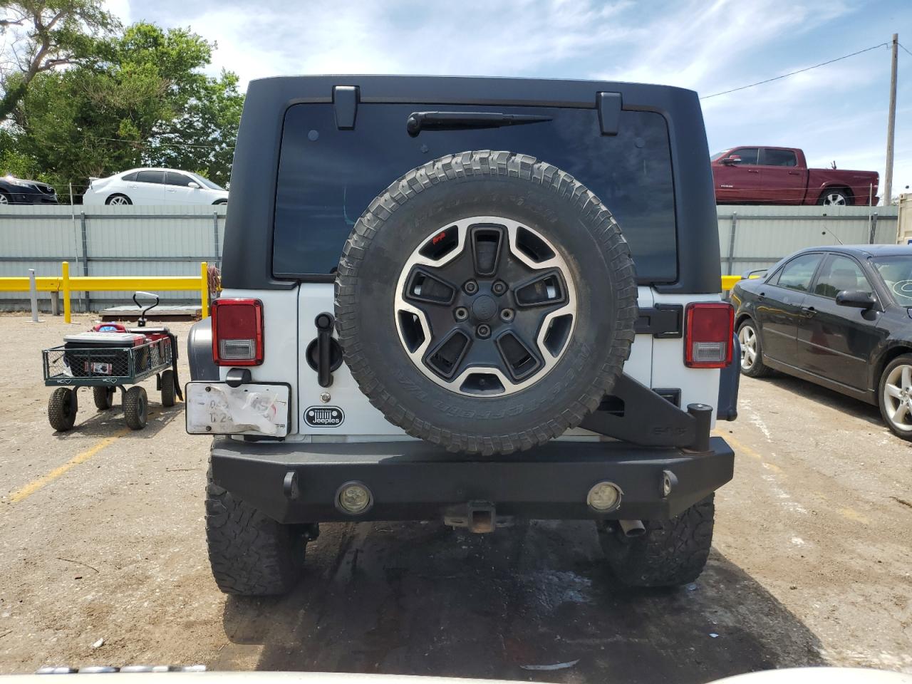 1C4HJWEG5JL920893 2018 Jeep Wrangler Unlimited Sahara