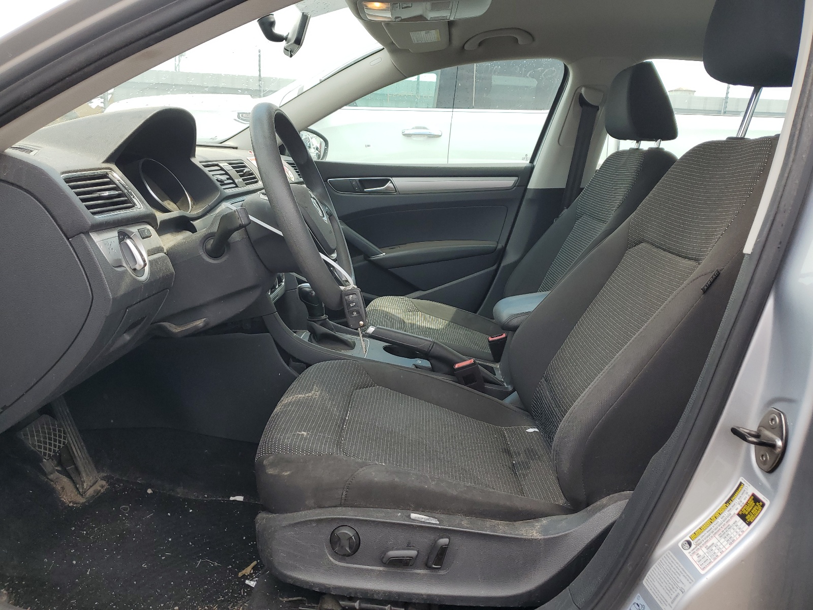 1VWAA7A31JC005739 2018 Volkswagen Passat S